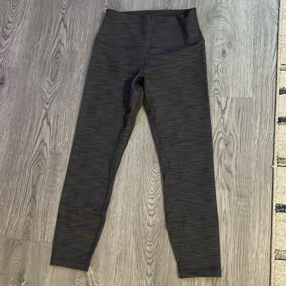 Lululemon leggings size 8 - Picture 1 of 3